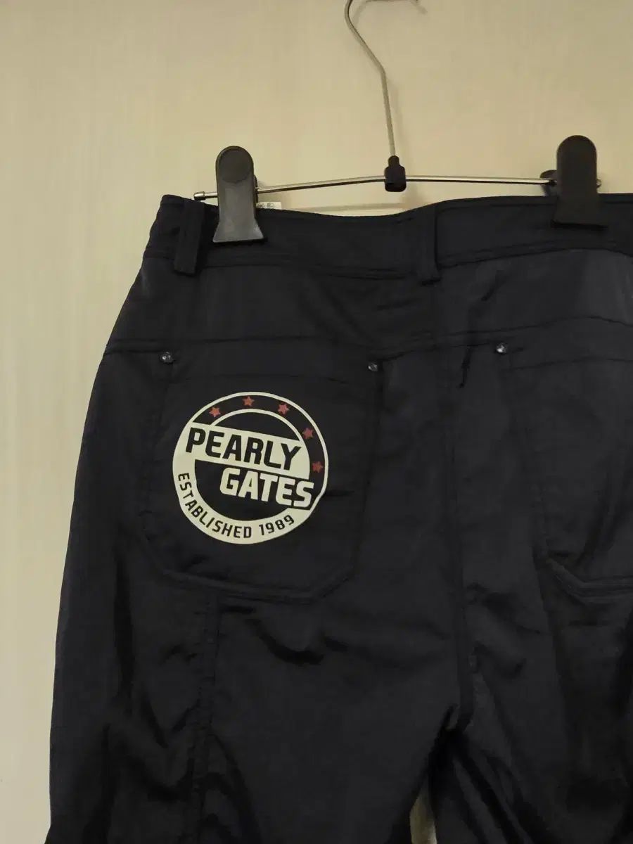 徳力富吉郎木版画「景趣三題 雪月花」より2作品（鳳来寺・高山三の町