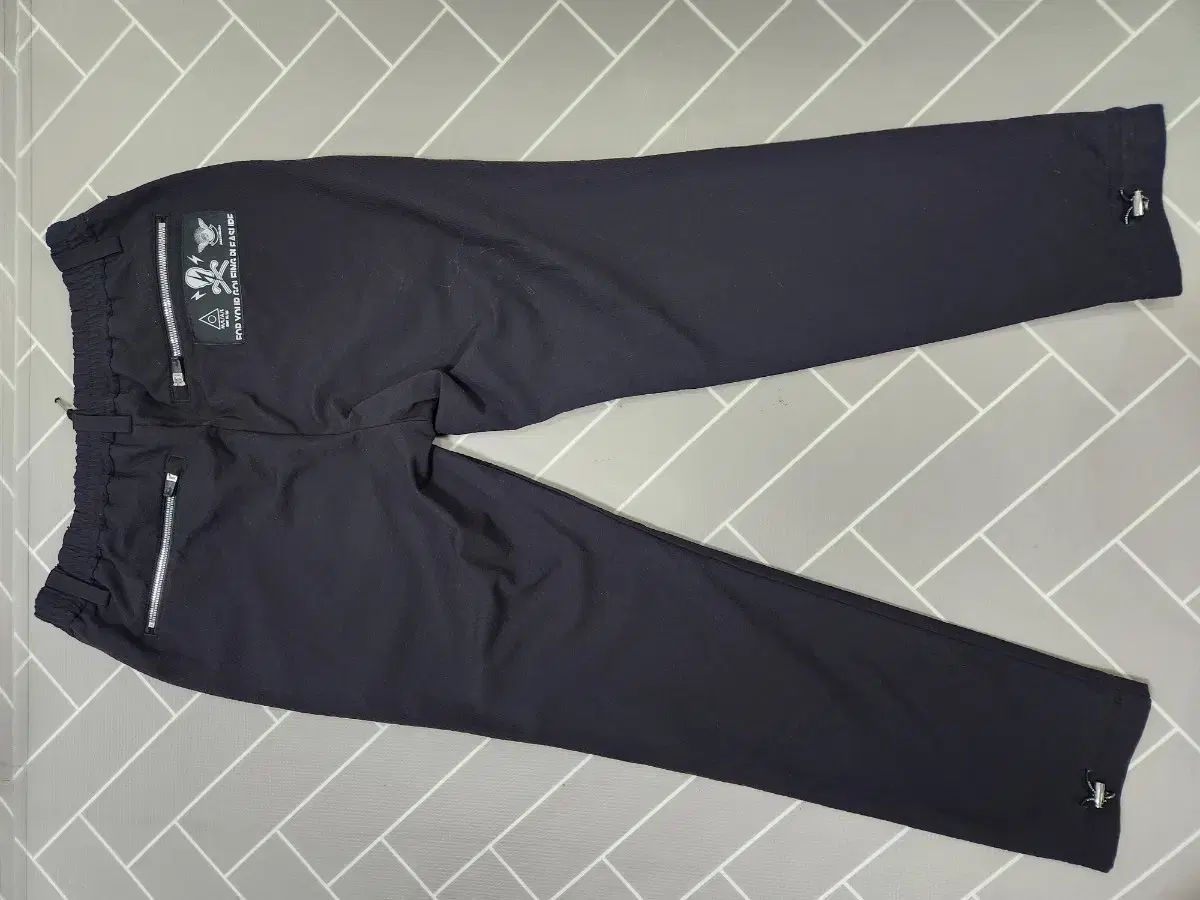 マークアンドロナ メンズゴルフパンツ ウエスト周り コレクション