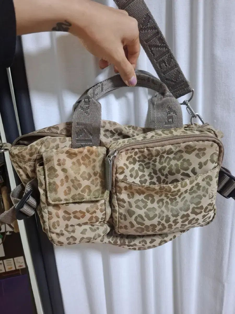 MARGESHERWOOD ヒョウ柄 レオパード クロスバック