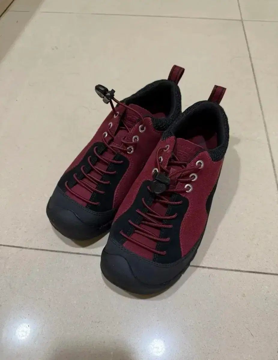 W キーン x ハイキング パトロール ジャスパー レッド 250 1時間