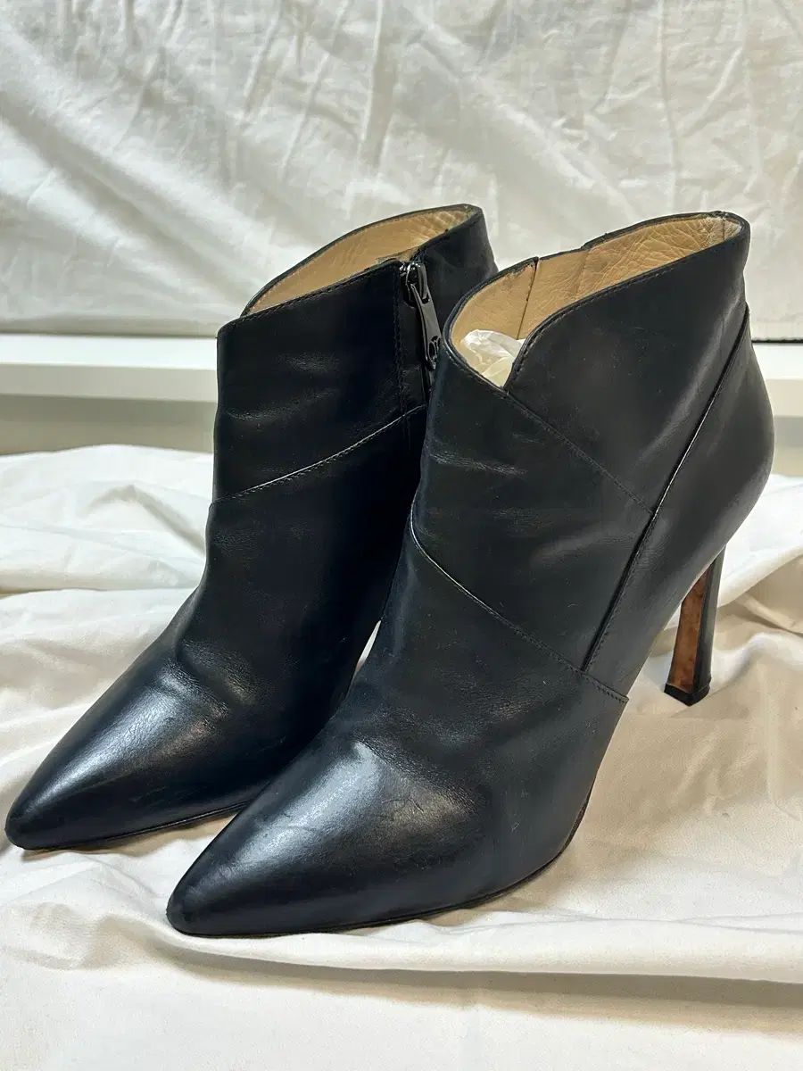 255 Carolinna Espinosa アンクル ヒール ブーツ ブラック