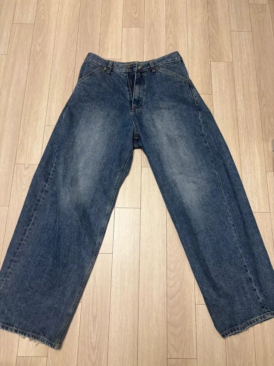 Hatchingroom ワイドカーブジーン ウォッシュド ブルー 3