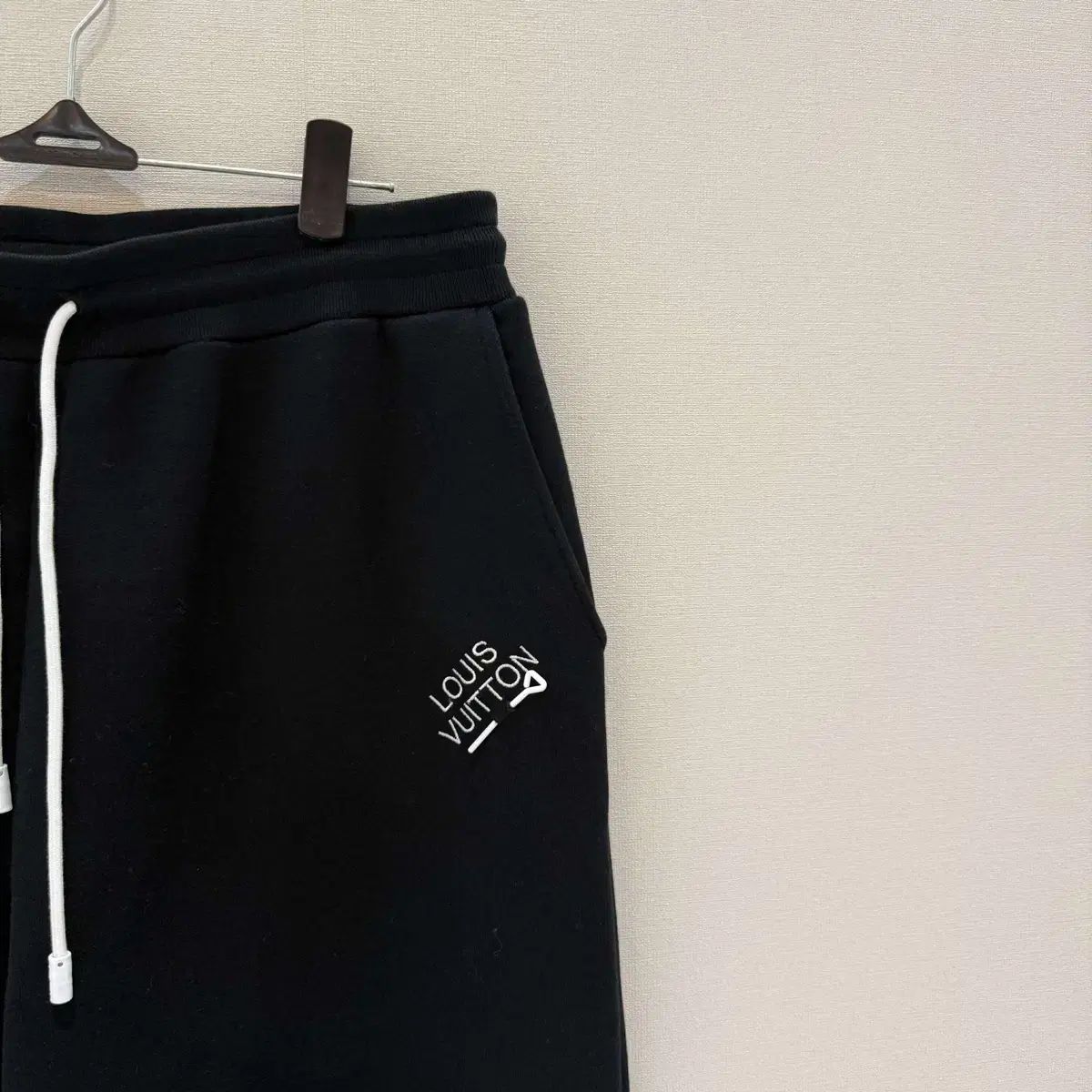 2 XLサイズ ルイヴィトン シグネチャー エンブロイダード パンツ ズボン