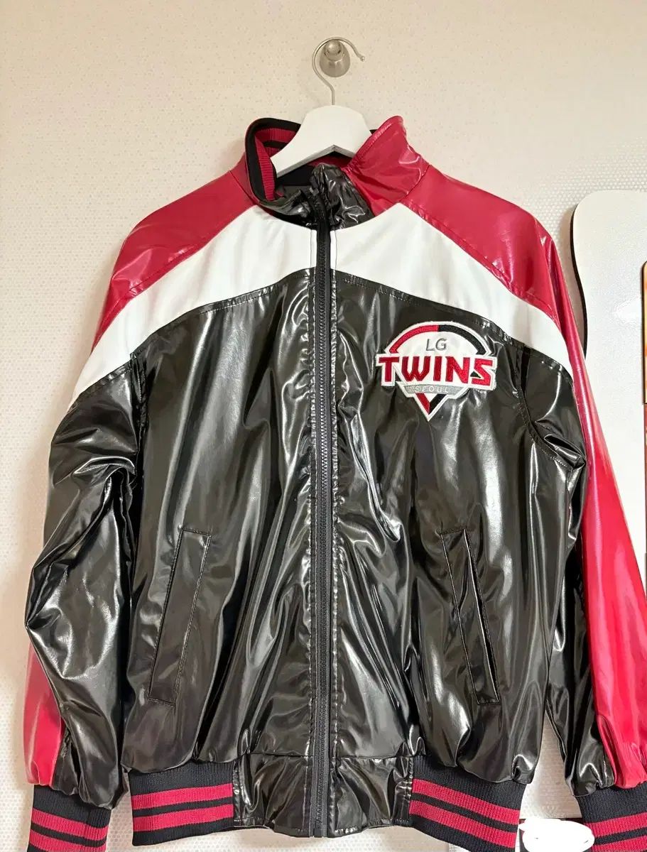 LG TWINS 光沢 ジャケット アウター