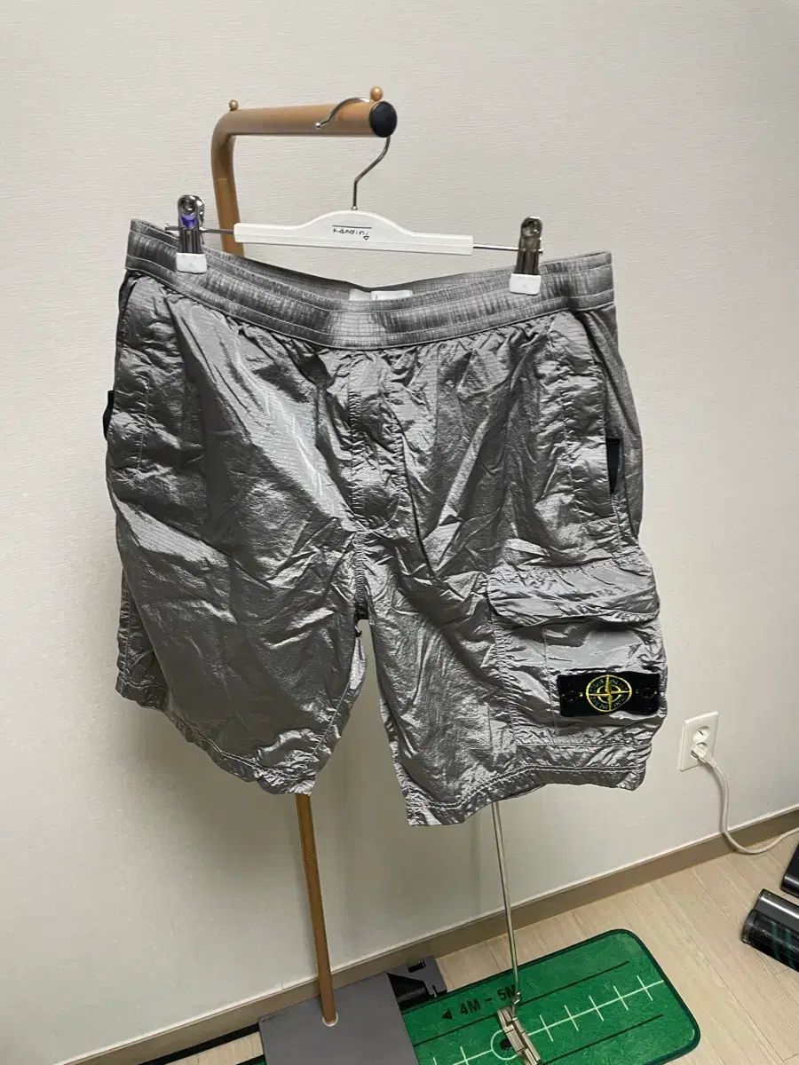 STONE ISLAND ストーンアイランド ナイロンハーフパンツ