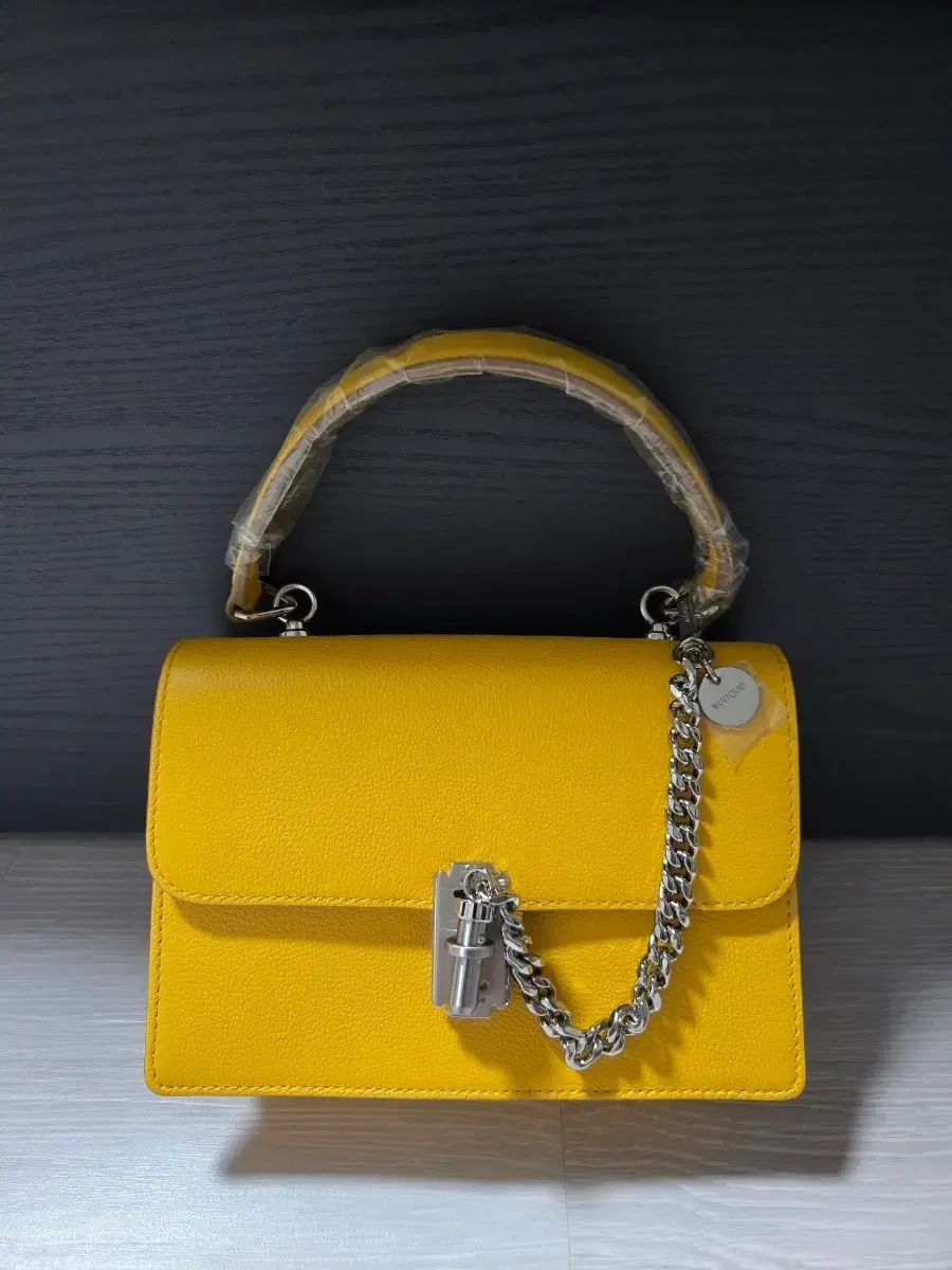 vunque オカム ボックス クロス