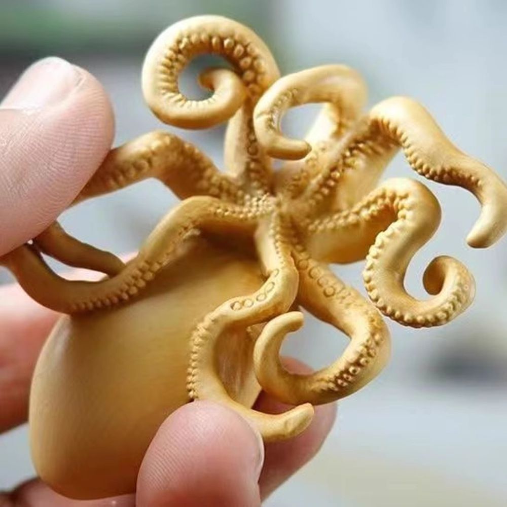 大人気 新入荷彫刻小葉黄楊木製の置物 立体的なタコの木彫 彫刻工芸
