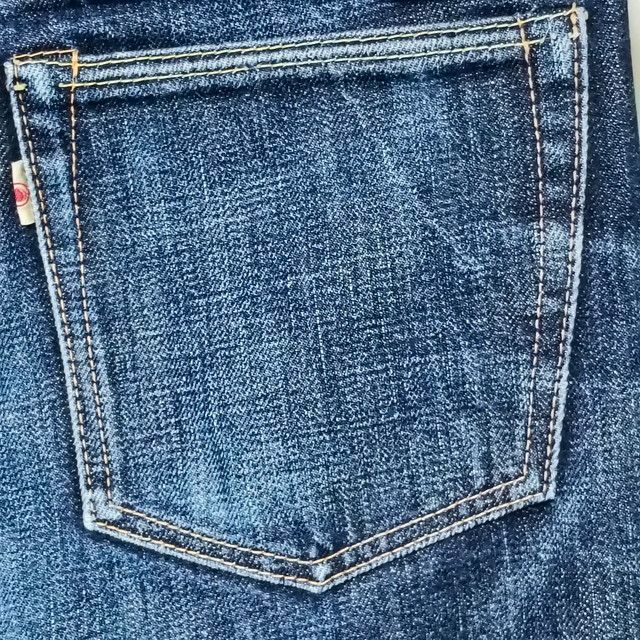 桃太郎ジーンズ セルビッジジーンズ デニム 赤耳 色落ち 鬼ヒゲ 桃太郎ジーンズ セルビッジジーンズ デニム 赤耳 色落ち 鬼ヒゲ