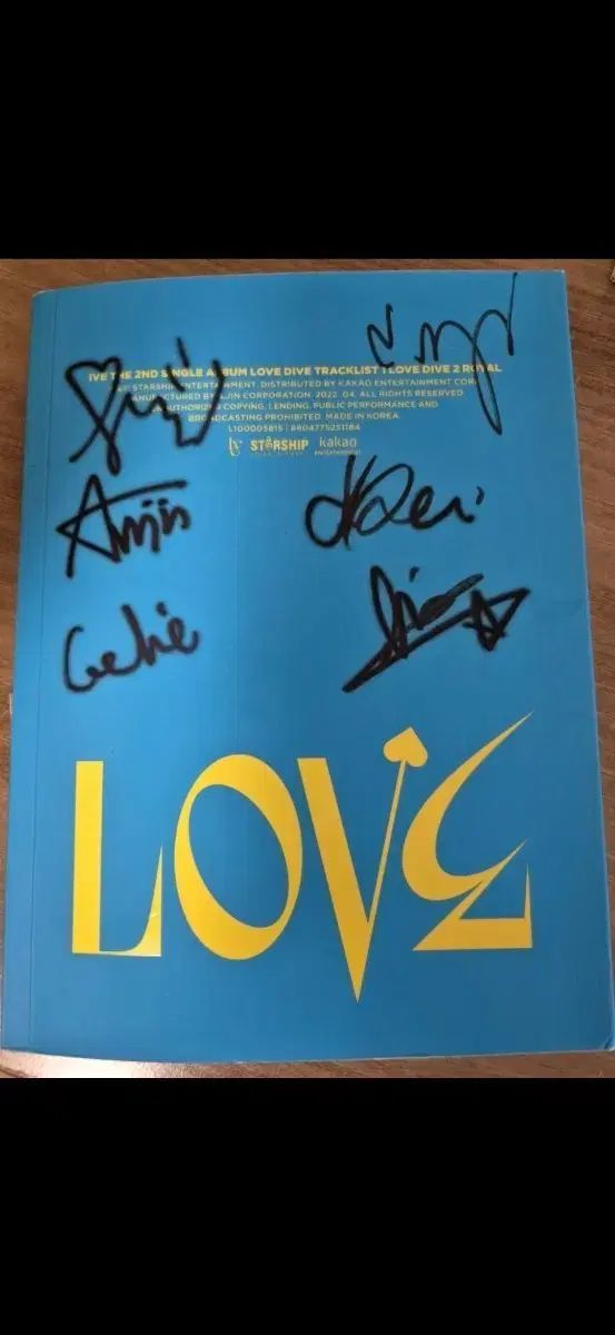 IVE（アイヴ）サイン入りアルバム（非売品） - メルカリ