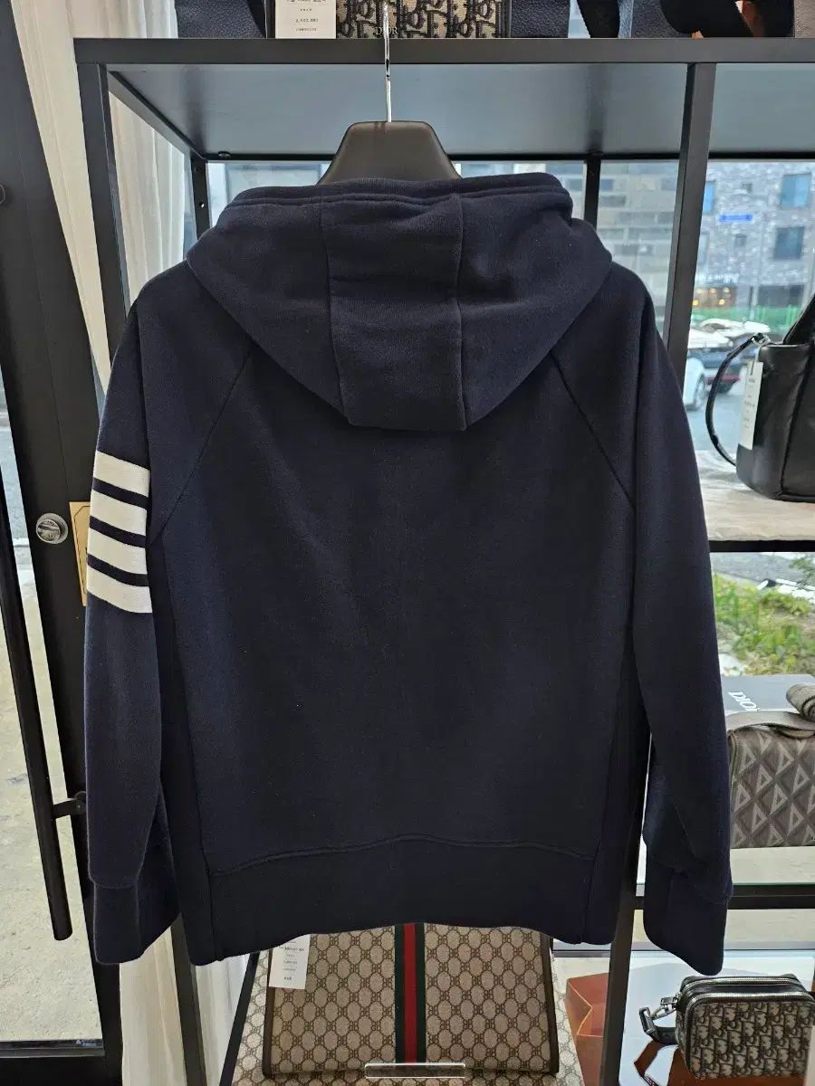 新モデル トム ブラウン 斜めボーダー 袖ストライプ ゴールド ジップアップフーディー ネイビー size 4