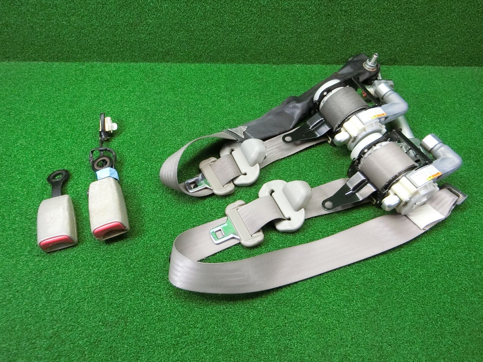 12450 スズキ エブリイ DA 64 V フロント シートベルト 左右セット キャッチ