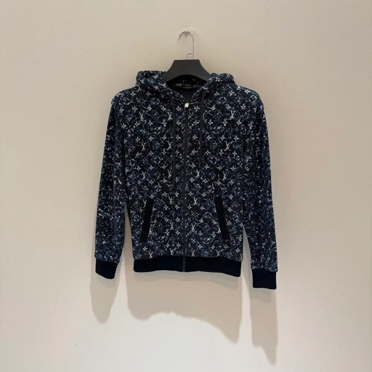 XSサイズ ルイヴィトン モノグラム フードジップアップ