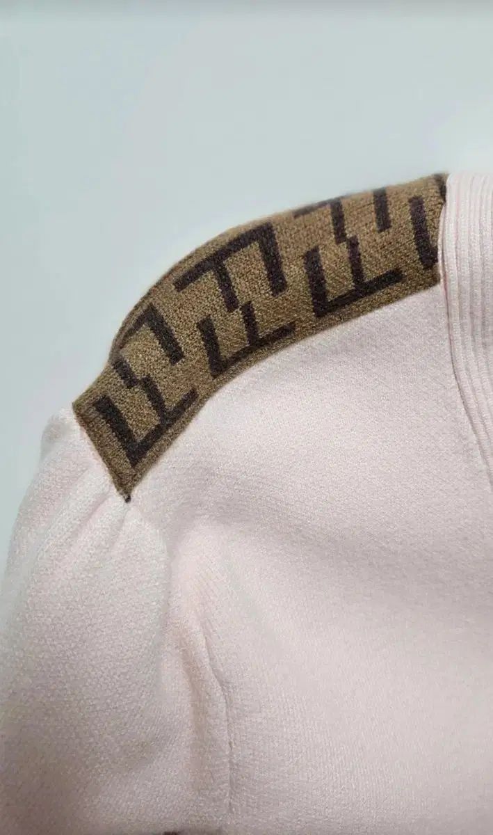 フェンディキッズ ピンク カーディガン