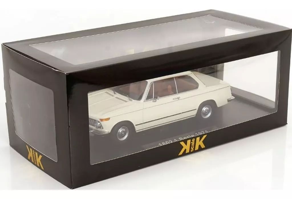 ミニカー 1 18 BMW 1802 1.Series Facelift 1971 ホワイト