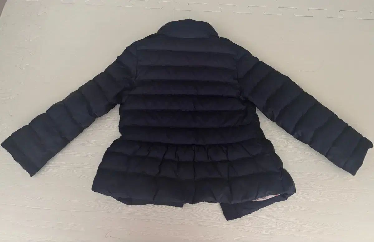 バーバリー ネイビー 軽量 ダウン 4 y