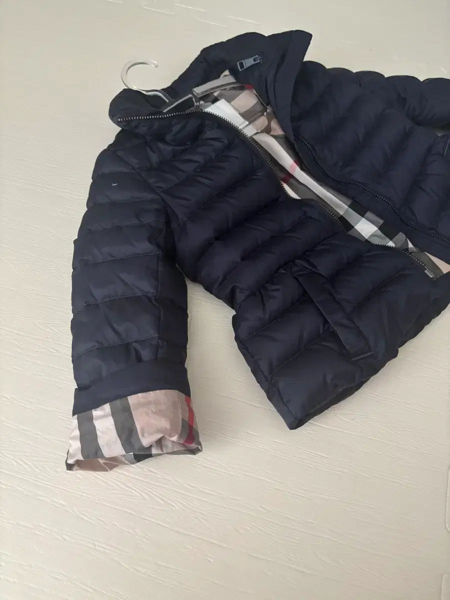  バーバリー ネイビー 軽量 ダウン 4 y その他 ジャケット ブルゾン