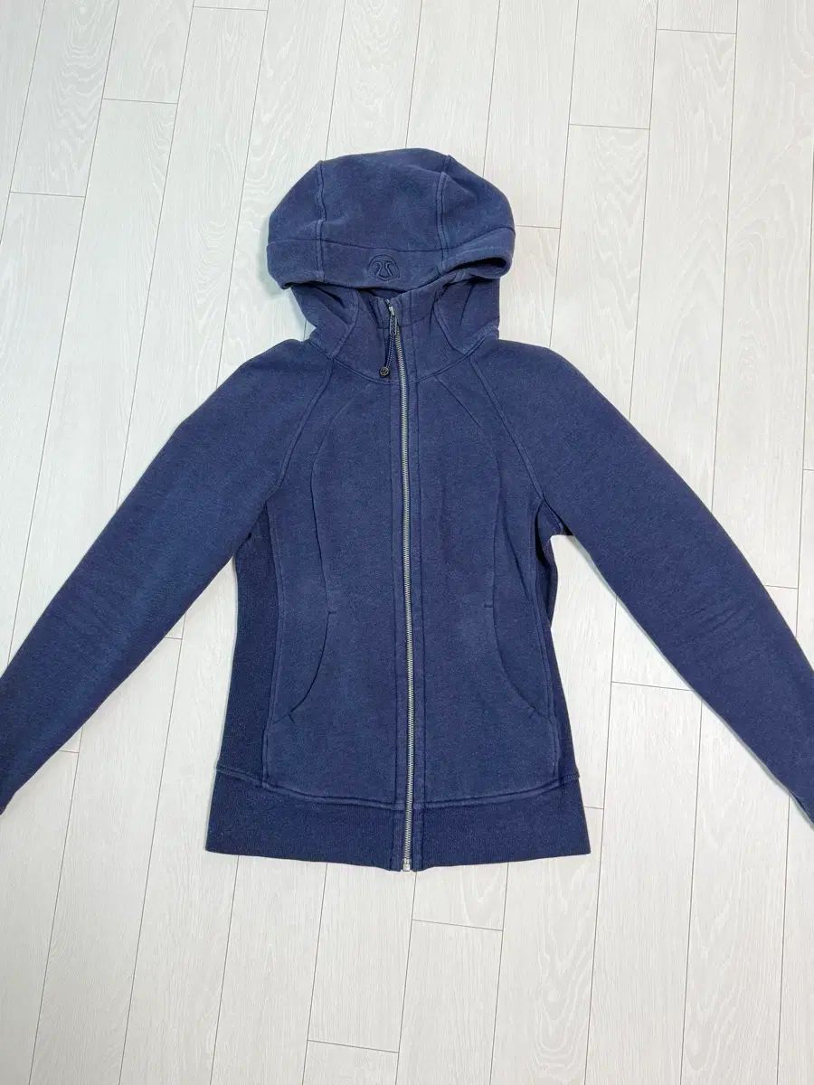 ルルレモン WHO ジップアップ