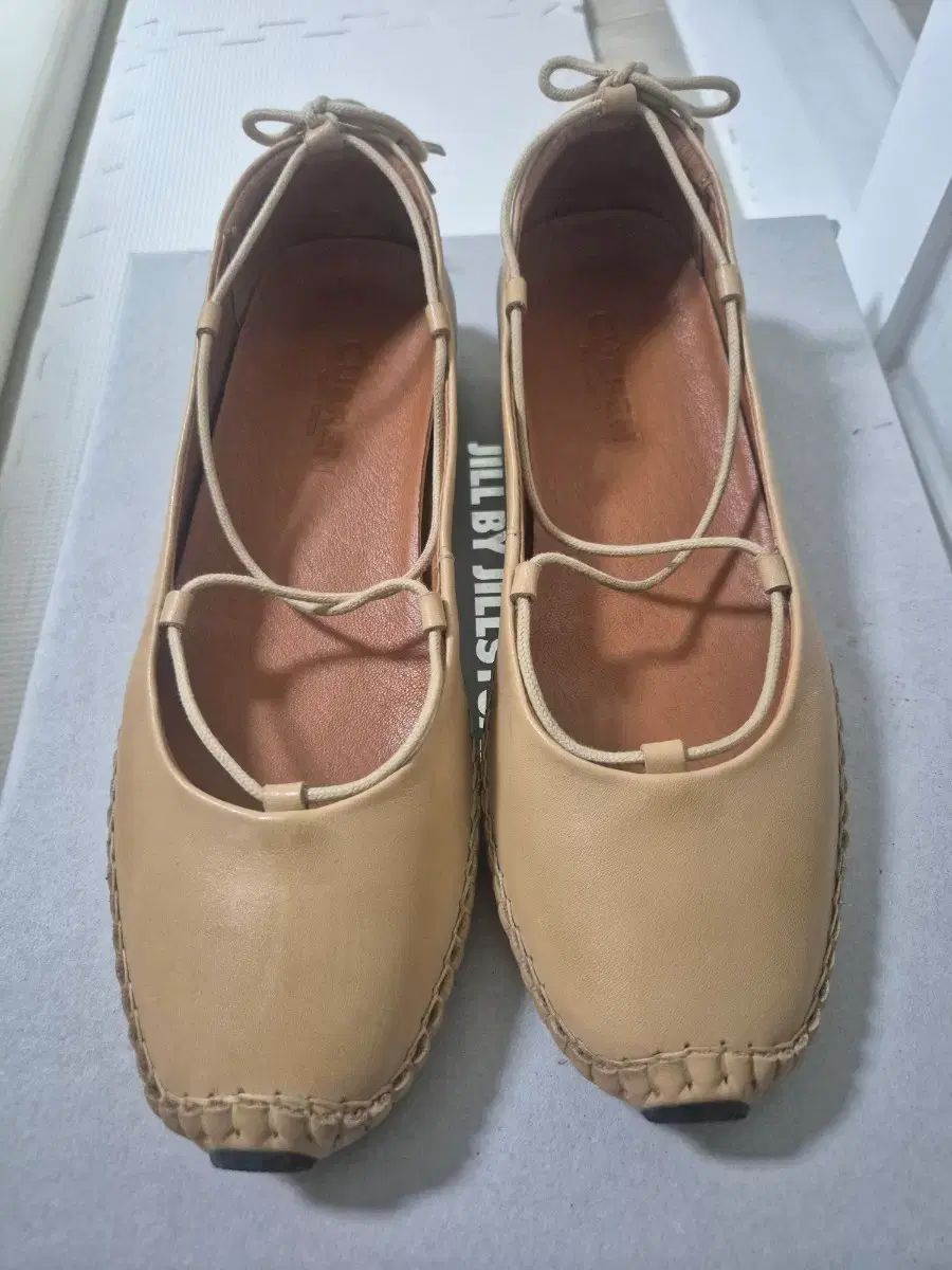 CUEREN バレエシューズ ベージュ 245