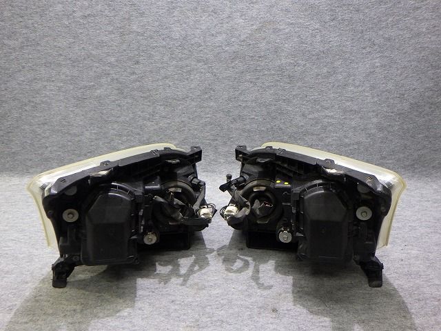 アベンシス ヘッドライト 左右 ハロゲン AZT251/255 前期 05-41 トヨタ