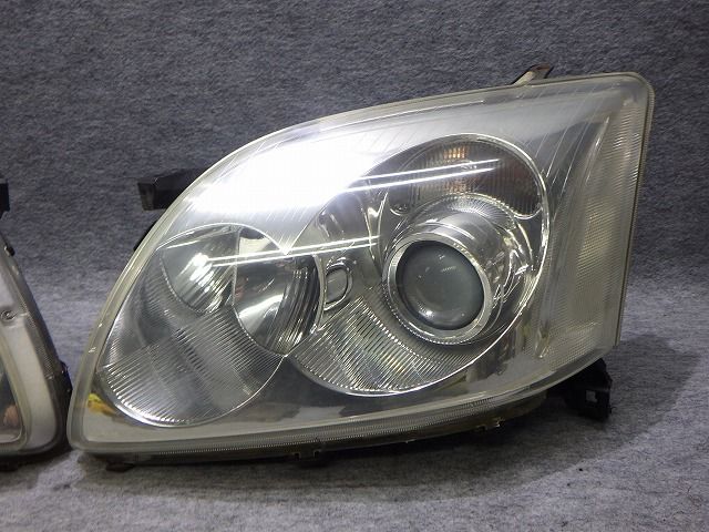アベンシス ヘッドライト 左右 ハロゲン AZT251/255 前期 05-41 トヨタ