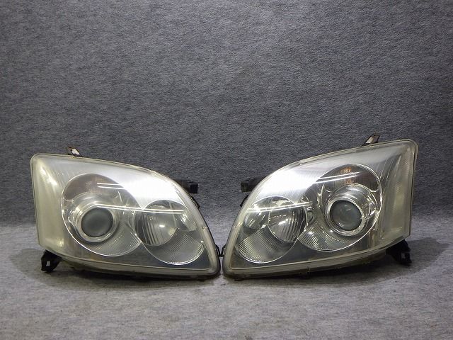 トヨタ アベンシス AZT250/251/255純正HIDヘッドライトKOITO アベンシス ヘッドライト 左右 ハロゲン AZT251/255 前期 05-41 トヨタ
