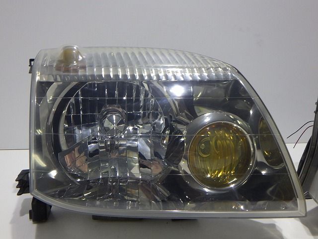 エクストレイル ヘッドライト左右 HID T30 NT30 前期 1670 イ 26010