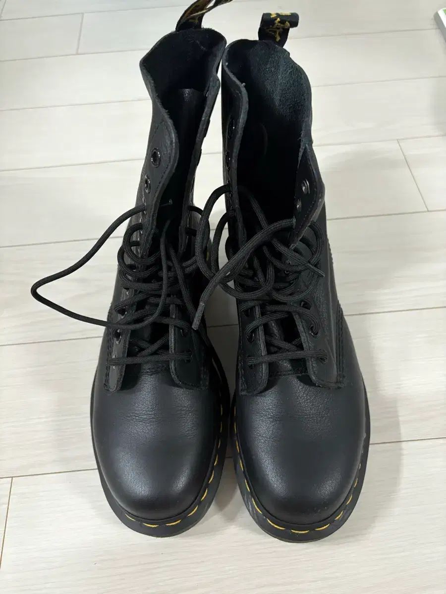 DR MARTENS ドクターマーチン 8ホール