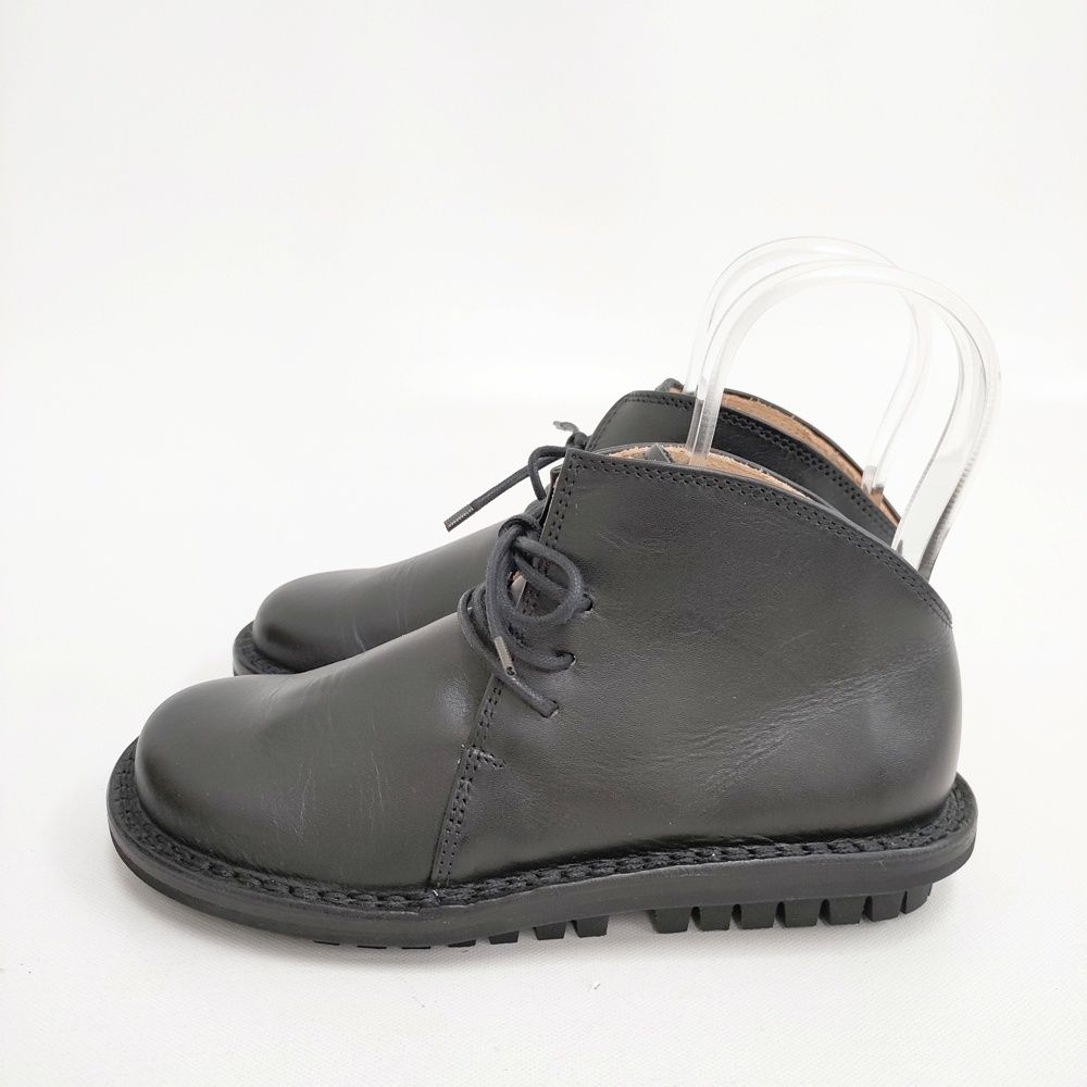 trippen 黒 チャッカブーツ Trippen Extension. Men's black leather chukka boot. Made in