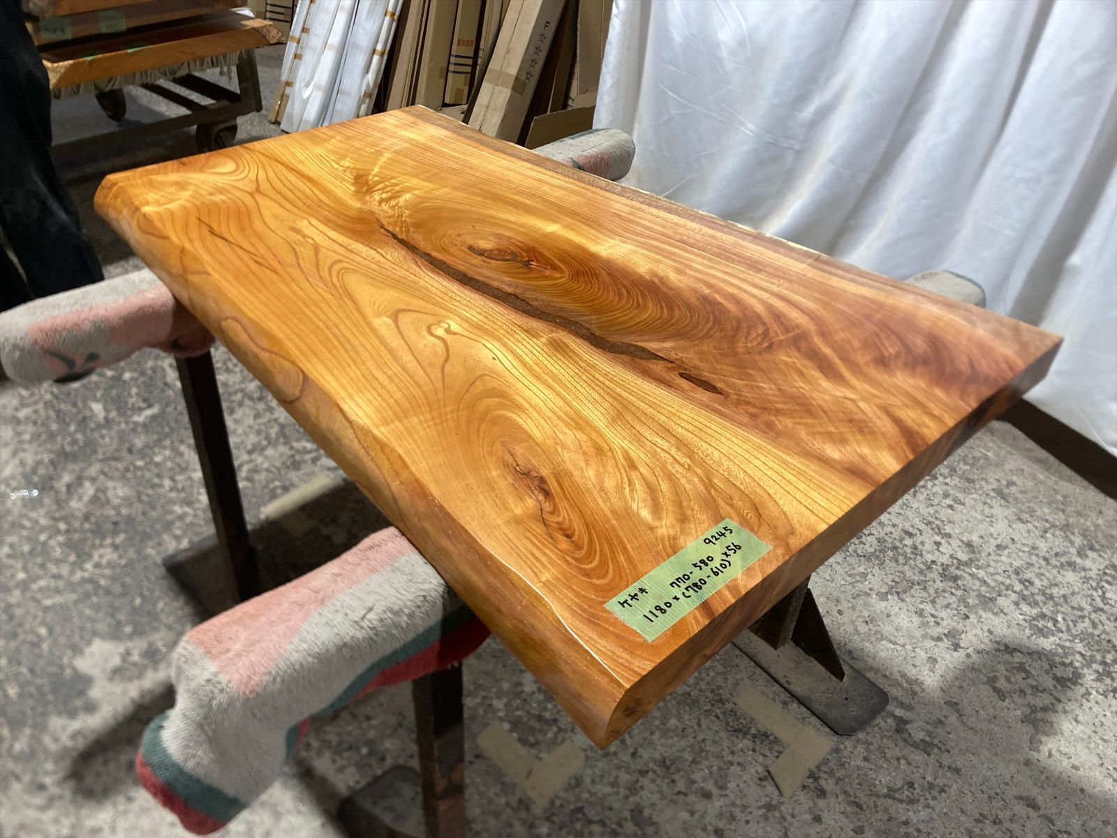 ケヤキ9245 欅 一枚板無垢 乾燥材 1180 x 770-580 56 mm ローテーブル センターテーブル ダイニングテーブル カウンター