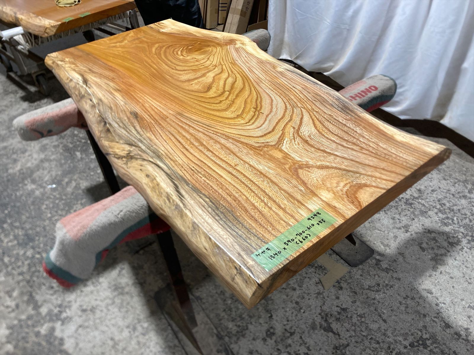 けやき一枚板デーブルの脚② ケヤキ9248 欅 一枚板無垢 乾燥材 1540x590-700-610x55mm ローテーブル