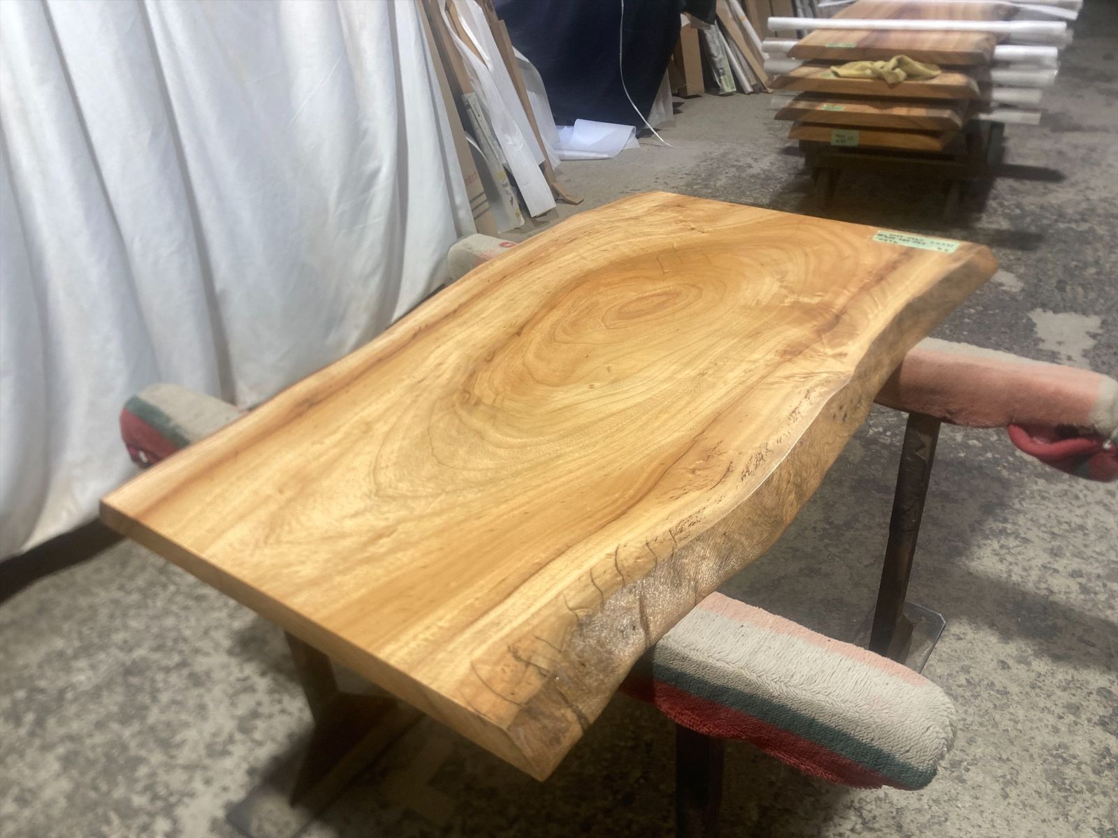 クス9250　楠　一枚板無垢材　1220x640-680-600x44mm ダイニングテーブル 　ローテーブル　センターテーブル　天板　樟　くすのき