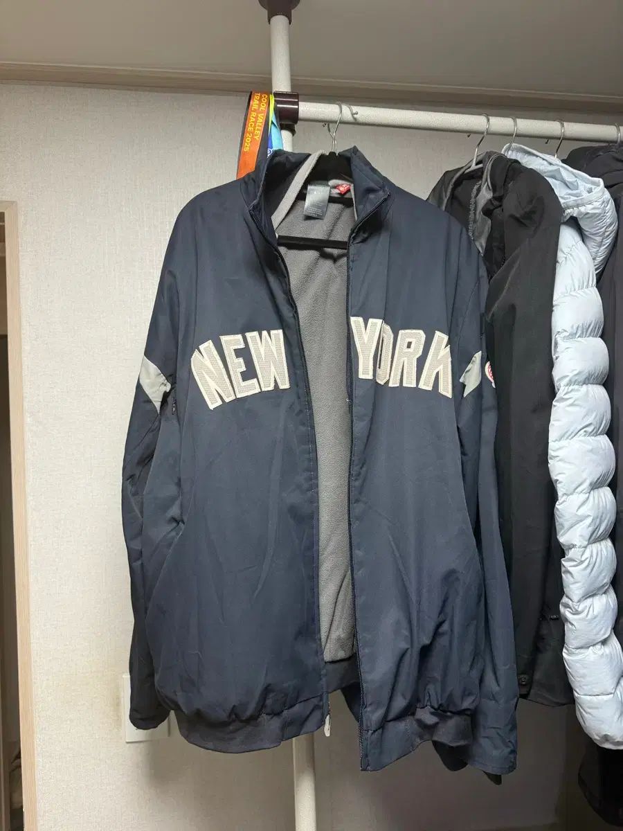 ニューヨーク ヤンキース マジェスティック 冬 ジャケット