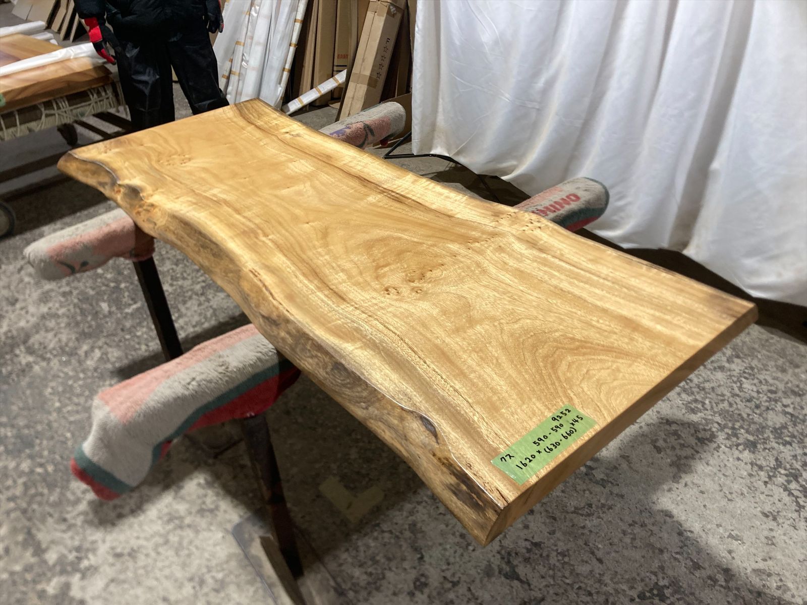 クス9252 楠 一枚板無垢材 1620 x 590 45 mm ダイニングテーブル ローテーブル センターテーブル 天板 樟 くすのき