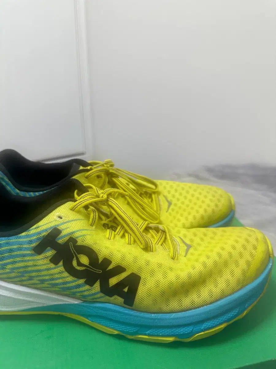 ホカオネオネ カーボンロケット 265 mm