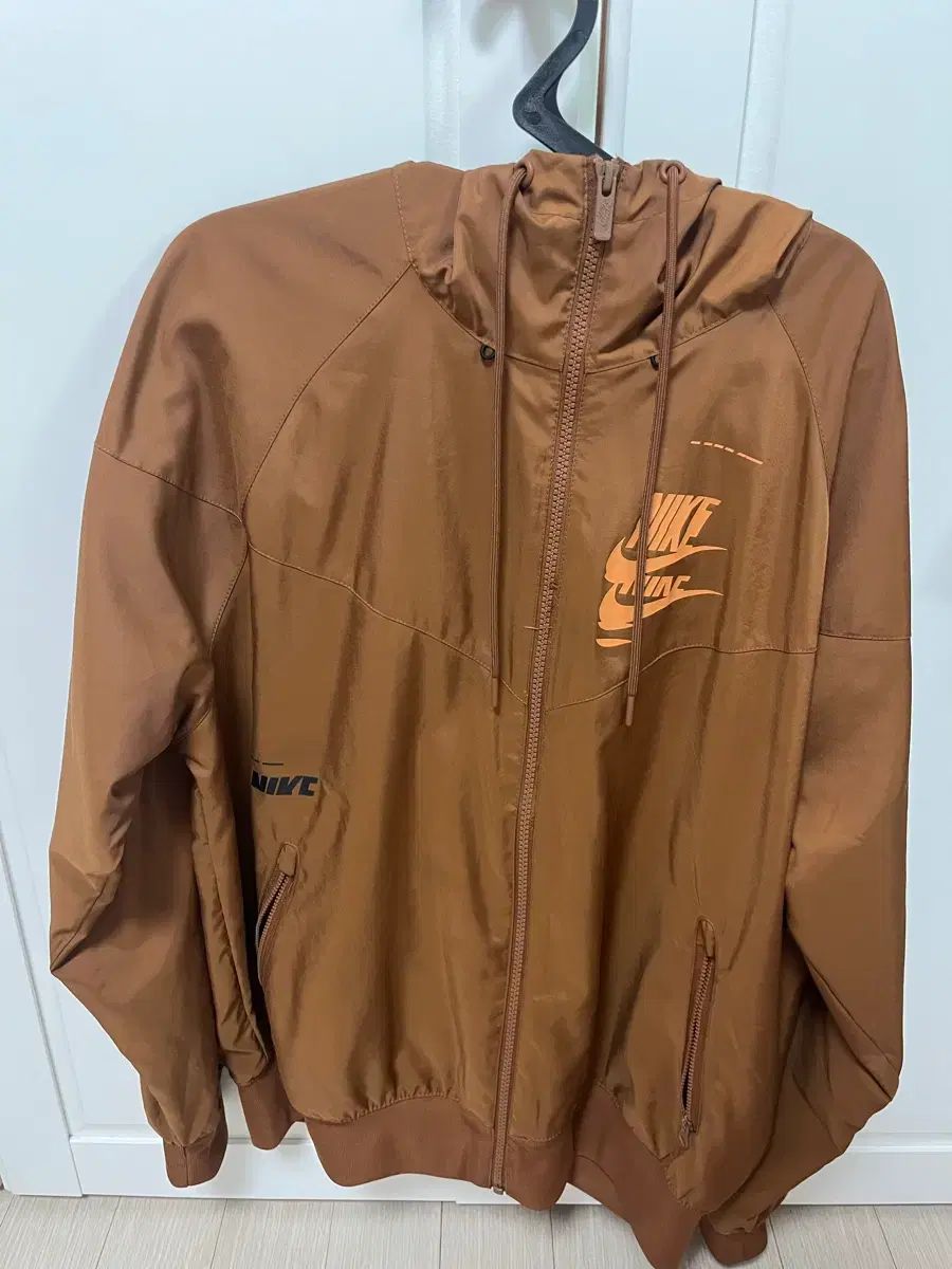 ナイキ ウィンドランナー ブラウン スポーツブラ S - メルカリ