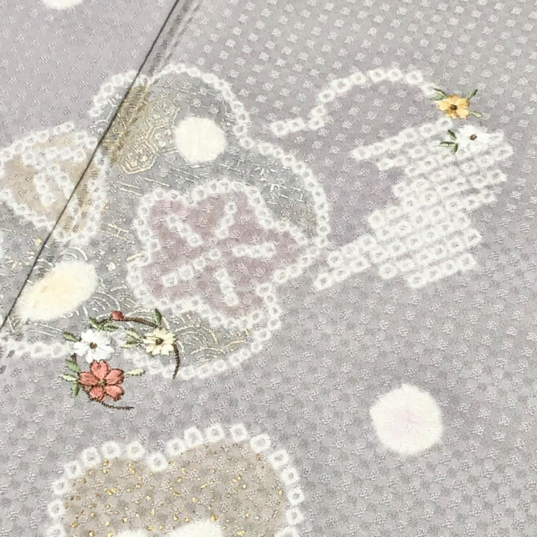 付下げ 絞りの花模様 刺繍 金彩 小町鼠色 ガード加工 K-5602 - メルカリ