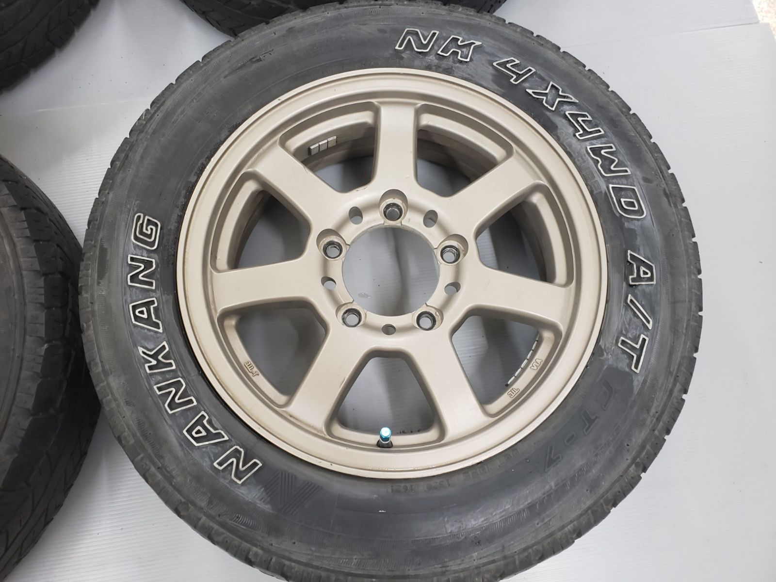 傷少 TE 37 XT 風 16 in 5 J 20 ブロンズ 139 7 H 溝有ホワイトレター 175 80 R JB 64 23 JA 71 72 11 12 74 44 4