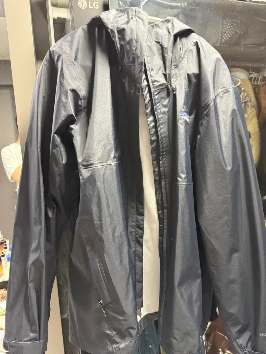 パタゴニア トゥーレン シェル 3 L ジャケット ブラック