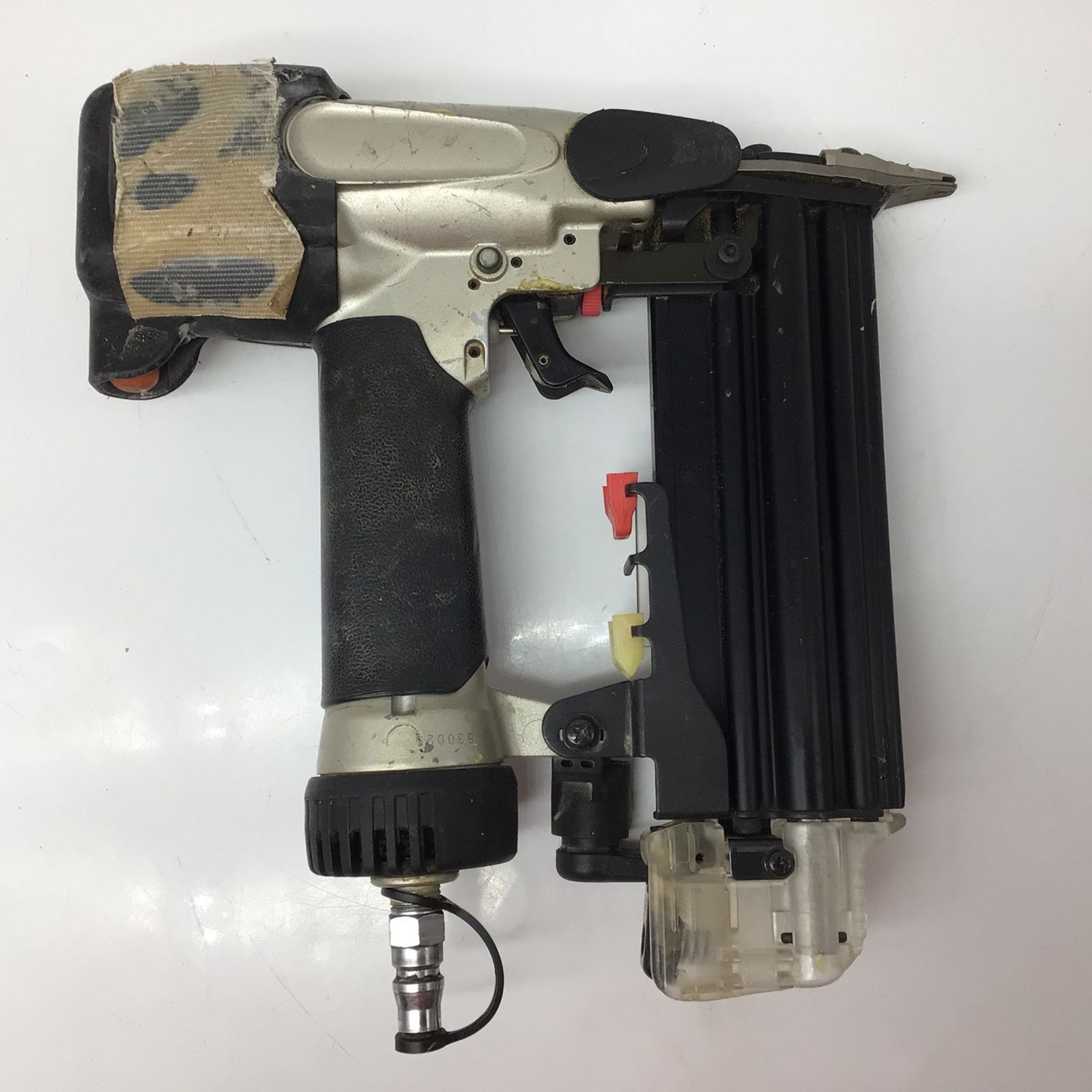  12072 動作品 HITACHI 日立工機 55 mm 仕上釘打機 NT M 2 エア釘打ち エア工具 収納ケース付き 高速切断機 切断工具 切断機