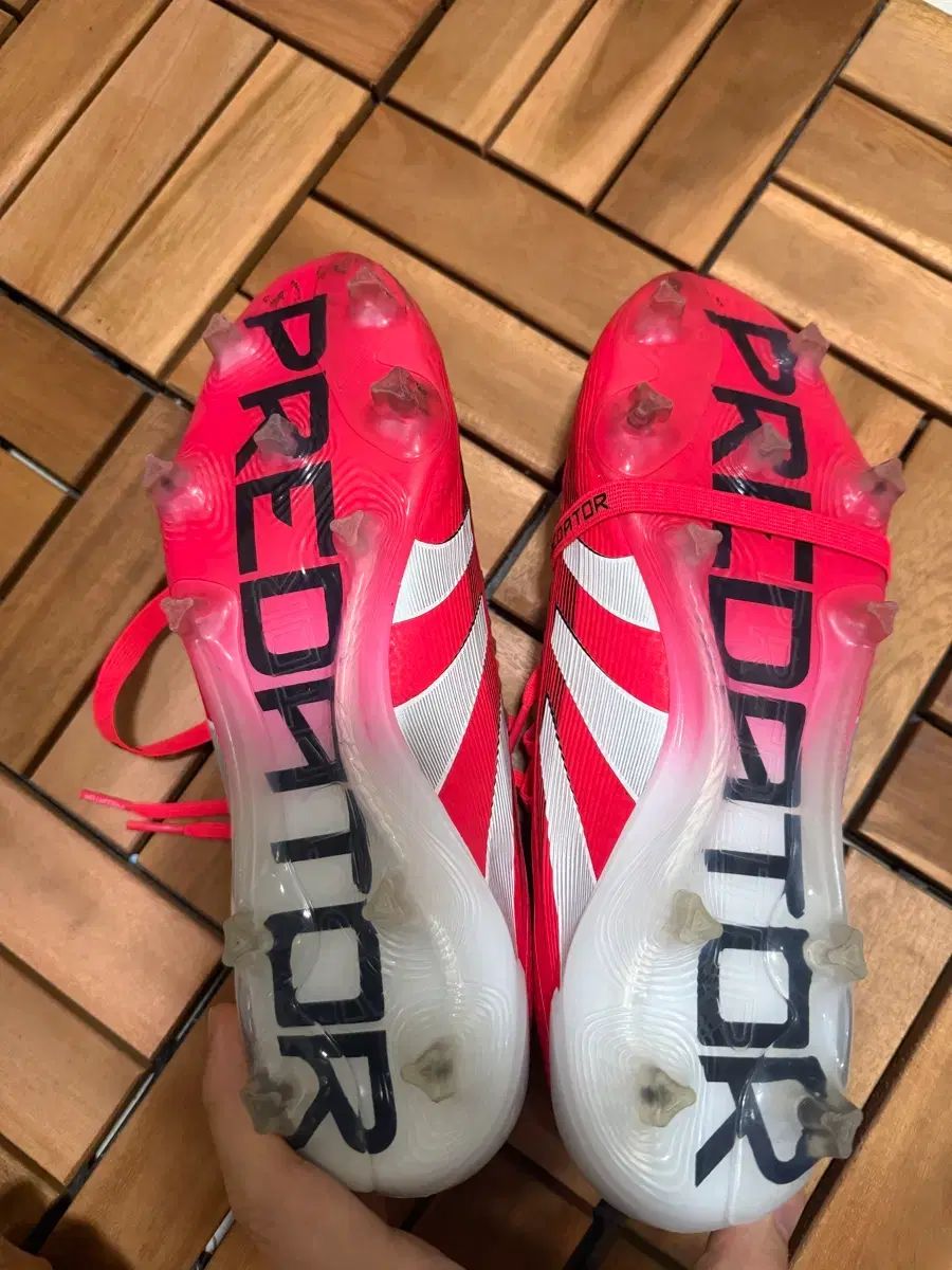 アディダス プレデター サッカーシューズ fg 275