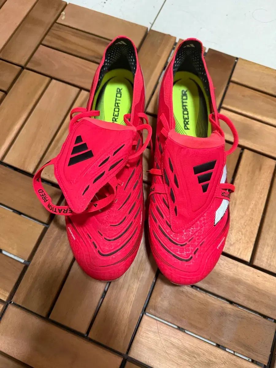 アディダス プレデター サッカーシューズ fg 275