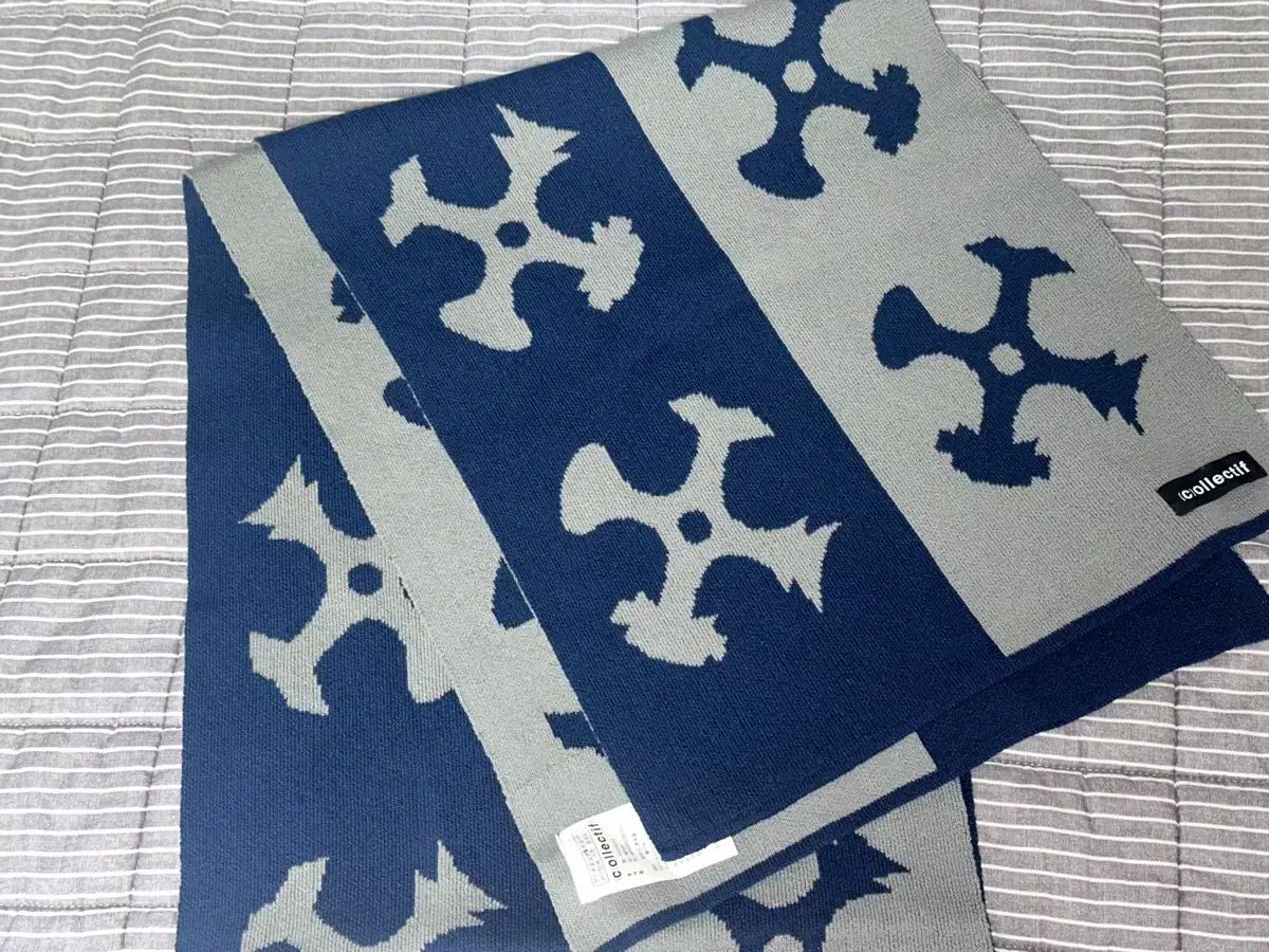 シリカゲル x コレクティフ マフラー