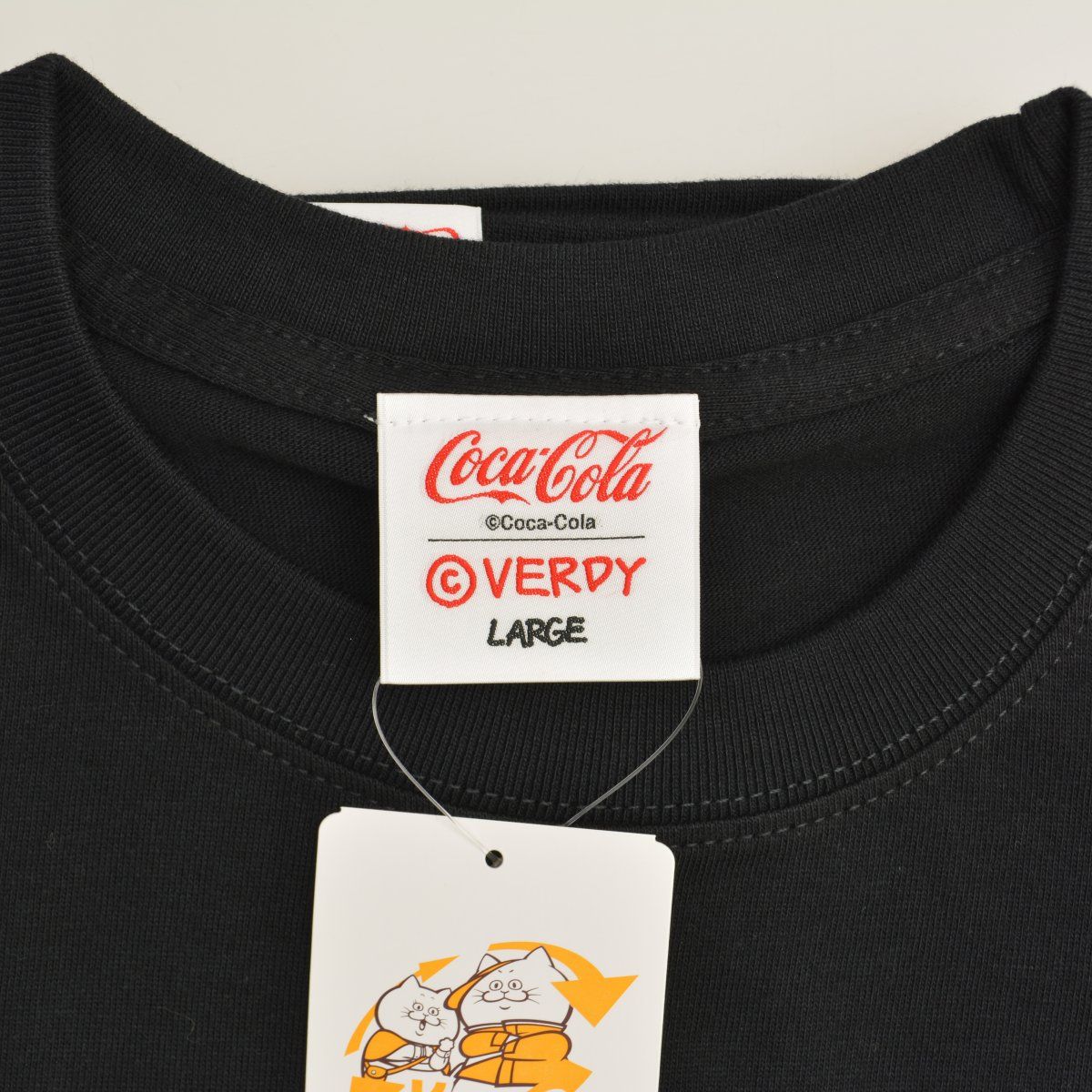 最も安い 【VERDY×CocaCola】Coca-Cola X Fes 2025 VICK TEE半袖Tシャツ
