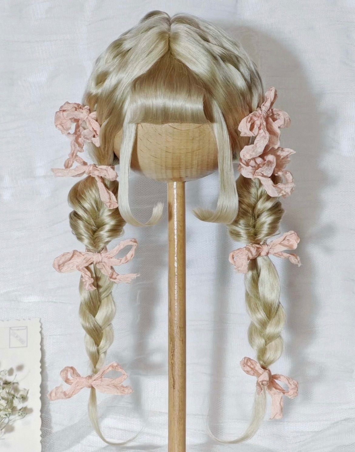 ブライス ウィッグ モヘアウィッグ 海外作家 JCWIG プラチナ リボン デザイン編み