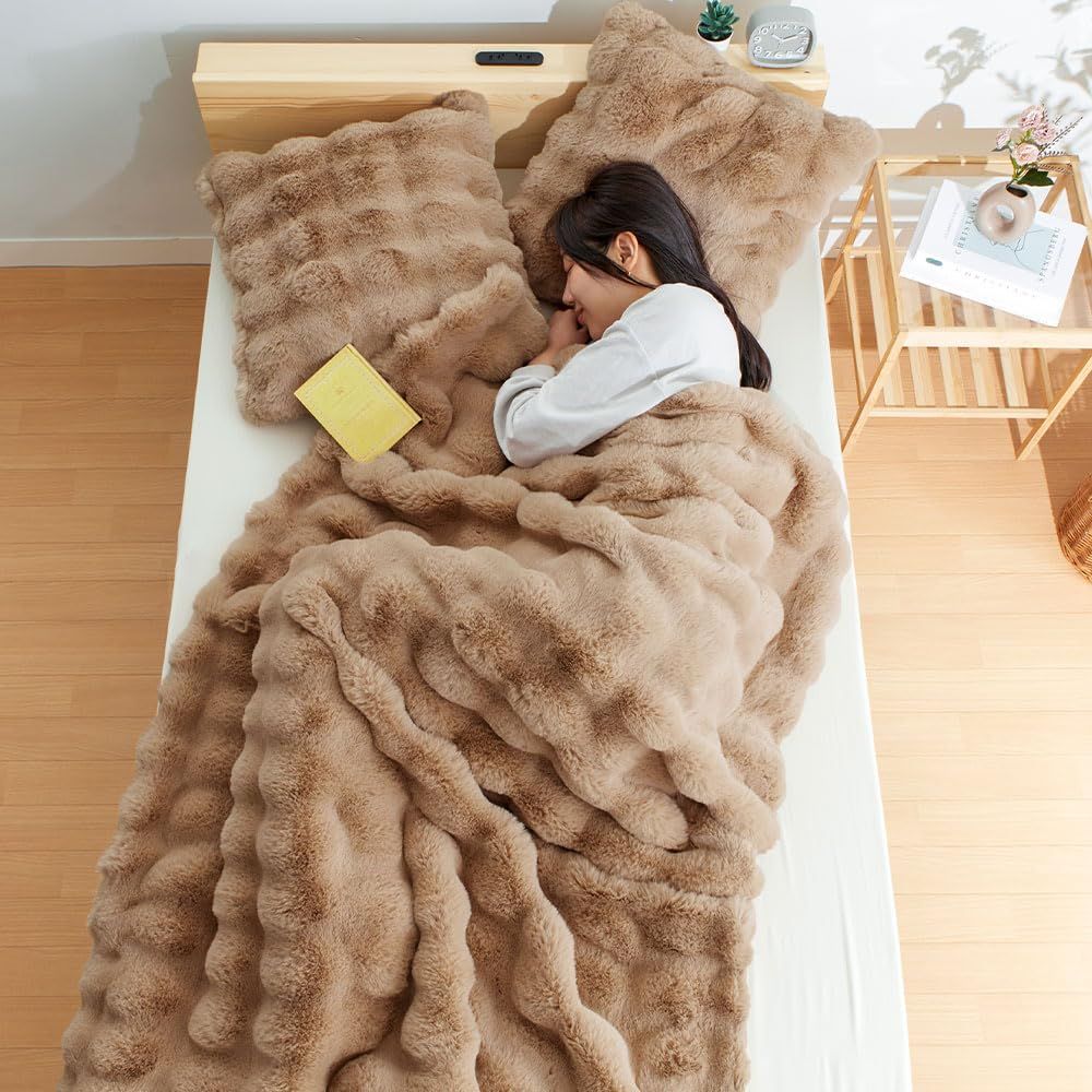 ベルーナ BELLUNA 毛布 シングル ブランケット おしゃれ かわいい 北欧 もこもこ なめらか ラビットファー調 洗える 冬用 アクセント オールシーズン 556074-001