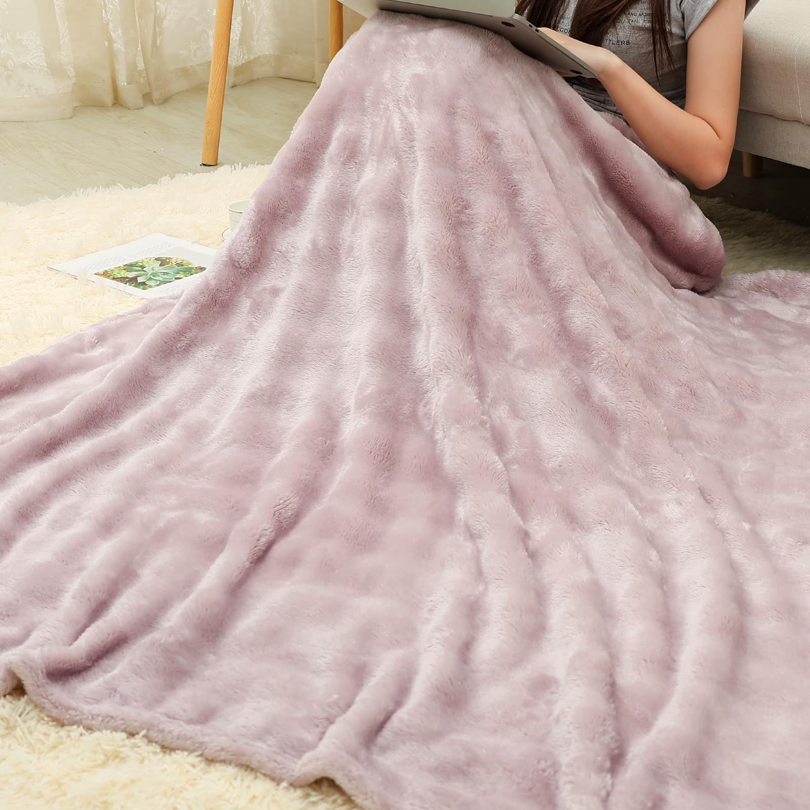 ハウツーワーク × FUR FUR × オガワコウヘイ アートトイ フィギュア