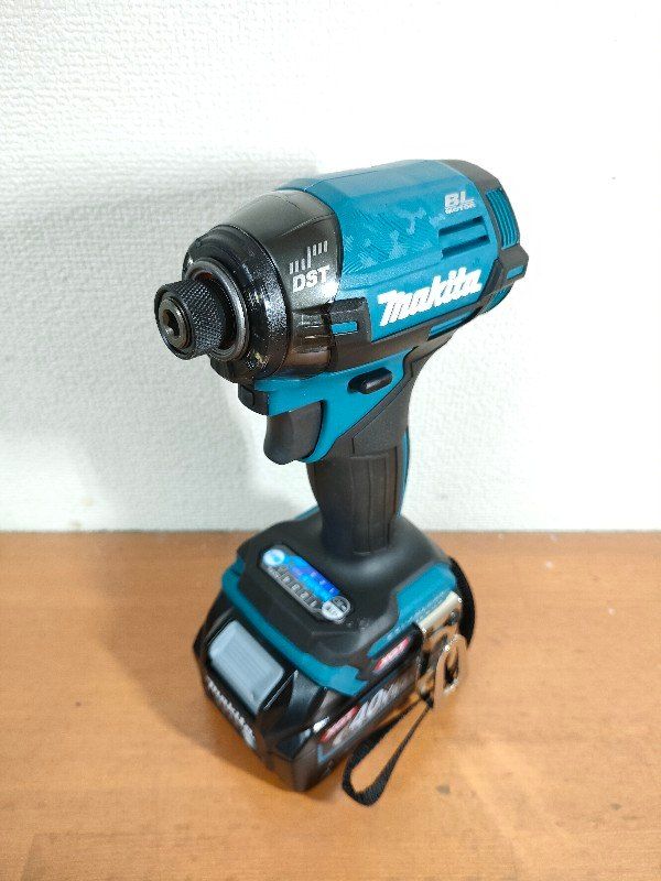 マキタ 青 40 V-max 充電式インパクトドライバ バッテリ 充電器 ケース付 長期