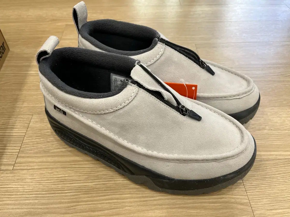 ナイキ ACG IZY フォトン ダスト 275 mm