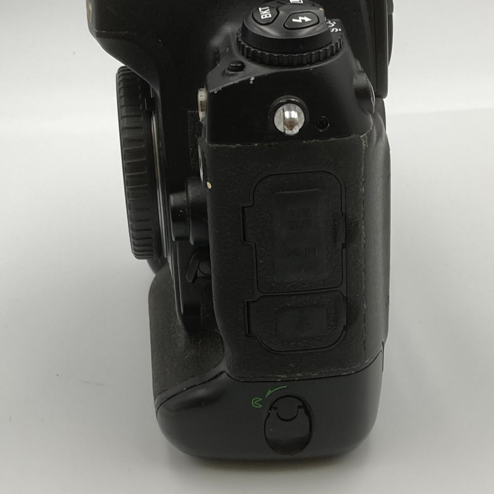 √ Nikon ニコン D2X デジタル一眼レフ ボディ バッテリー 充電器 付属