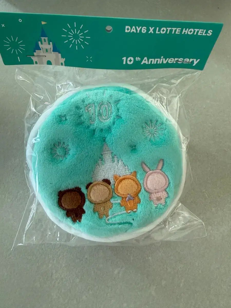 DAY6 ロッテホテル 10周年 記念 ポーチ - メルカリ